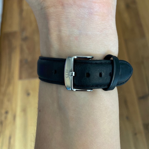 Daniel Wellington Classic Watch Leather Strap - Picture 3 of 5